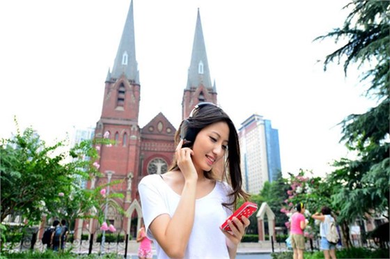 塑胶火博（中国）厂博腾纳——13年专业的蓝牙耳机开模厂商