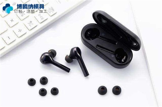 蓝牙耳机火博（中国）厂——博腾纳更愿倾心为您提供私模定制服务