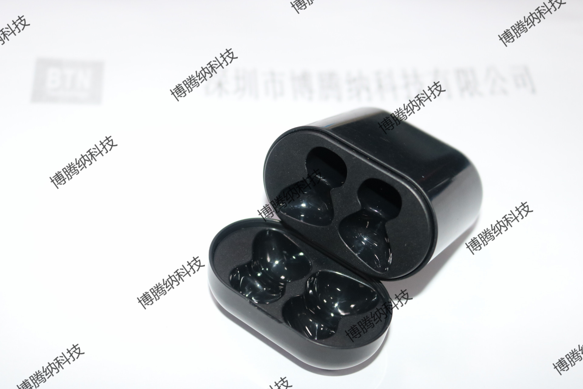 TWS蓝牙耳机塑胶火博（中国）_蓝牙耳机塑胶外壳_注塑加工