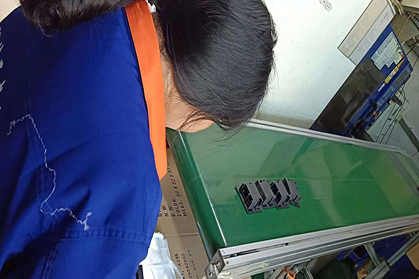 塑胶火博（中国）知识——冷除了加衣服，还要注意「加强筋」