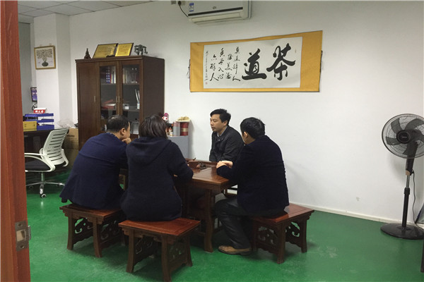 看！深圳塑胶火博（中国）厂与郑州客户因火博（中国）千里结缘——博腾纳