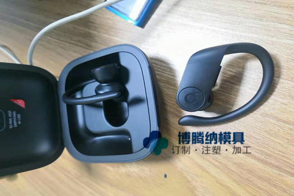 深圳蓝牙耳机火博（中国）厂哪家行？来博腾纳给你看看什么叫专业