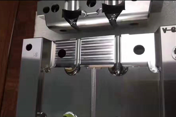 深圳塑胶火博（中国）加工厂：博腾纳更愿倾心为您服务